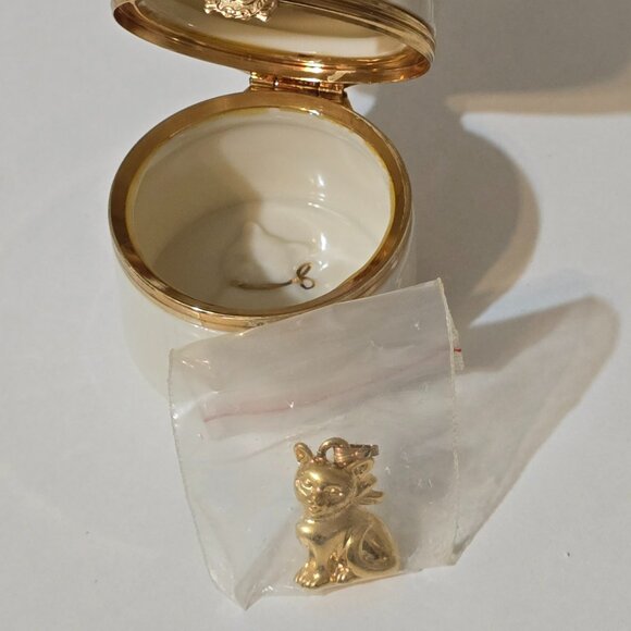 Lenox Treasures "The Cat's Surprise" Trinket Box with cat charm - Picture 4 of 5